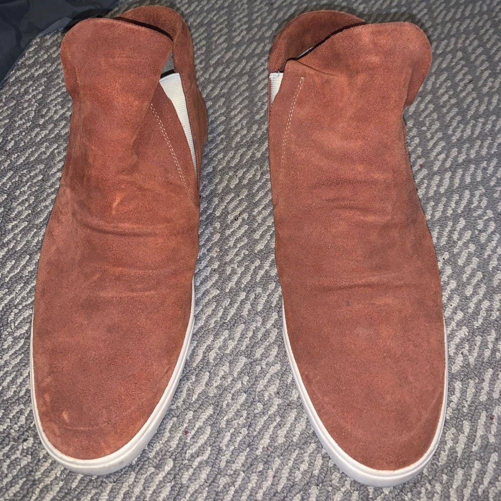 Kenneth Cole, men’s sneakers.